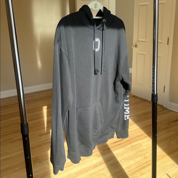 CLASSIC HOODIE - Picture 3 of 14